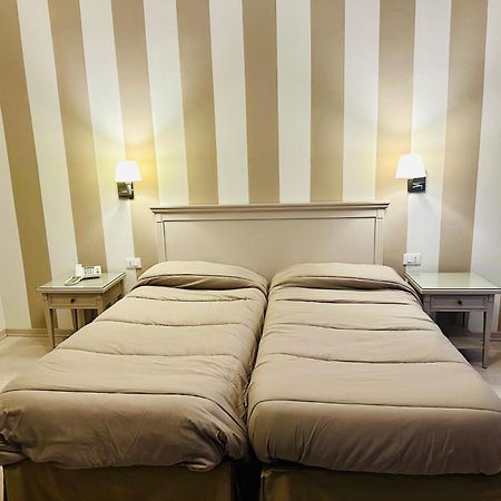Hotel Bristol ตรีเอสเต ภายนอก รูปภาพ
