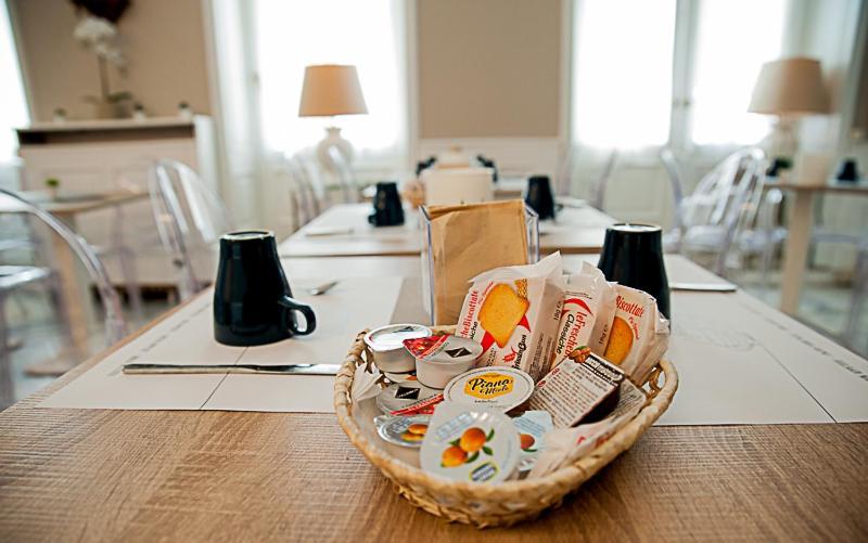 Hotel Bristol ตรีเอสเต ภายนอก รูปภาพ