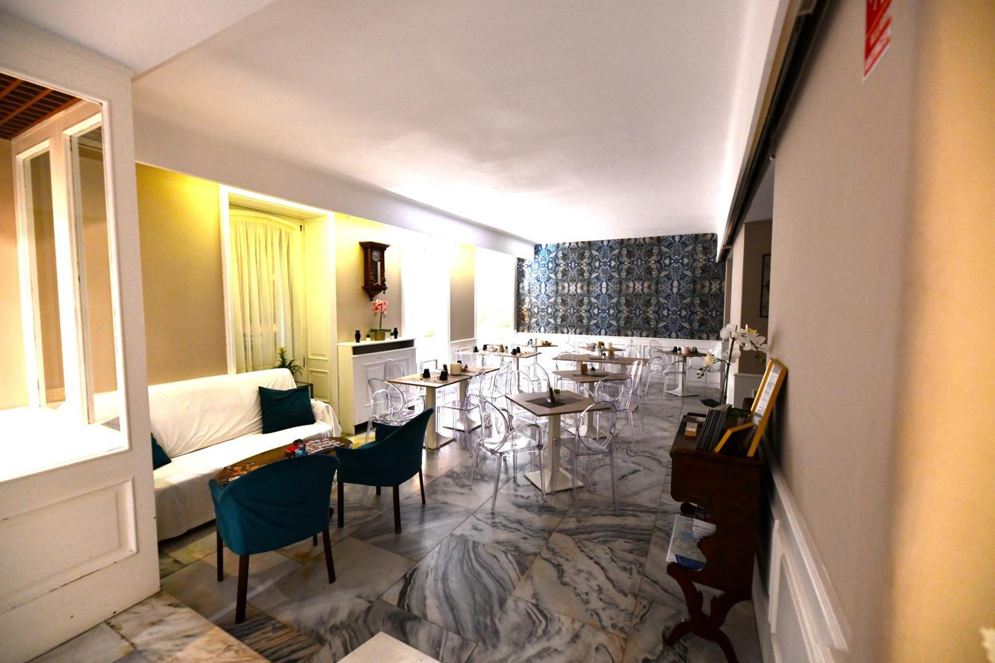 Hotel Bristol ตรีเอสเต ภายนอก รูปภาพ