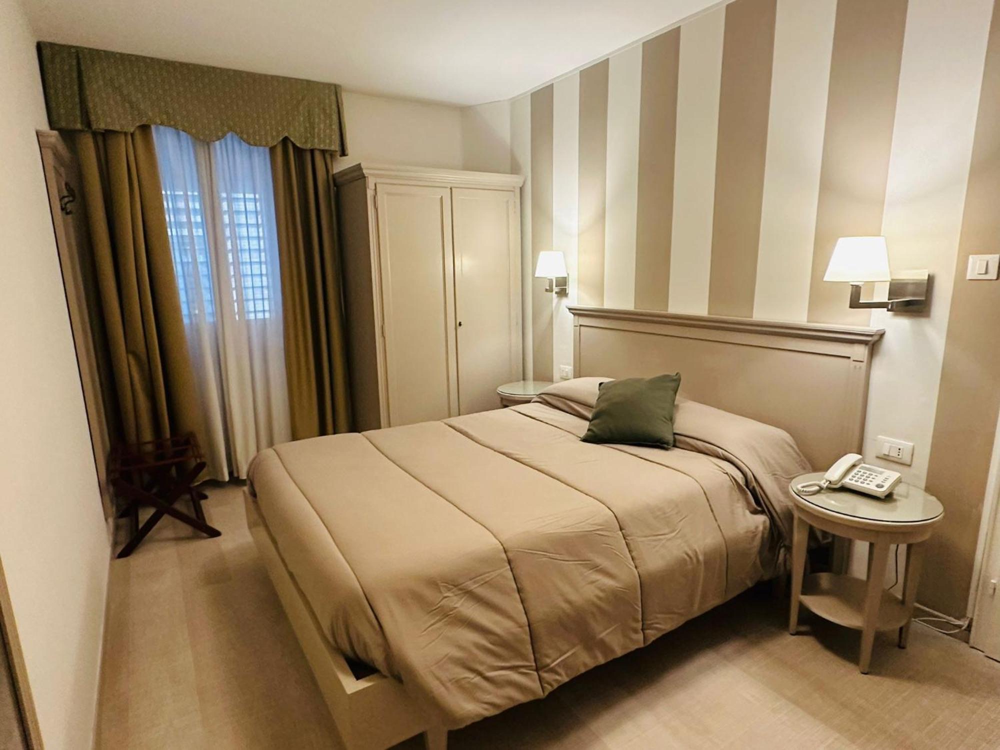 Hotel Bristol ตรีเอสเต ภายนอก รูปภาพ