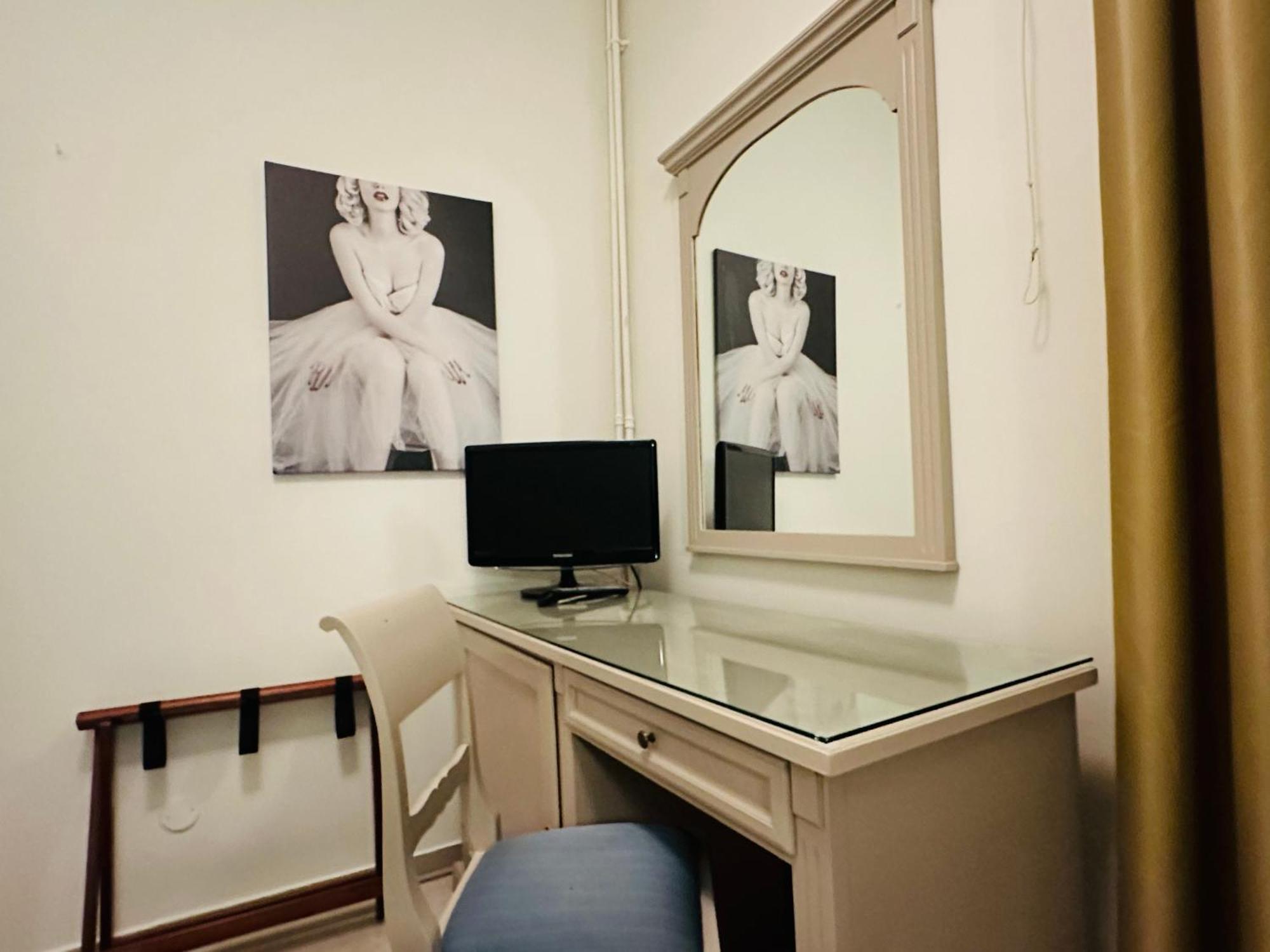 Hotel Bristol ตรีเอสเต ภายนอก รูปภาพ